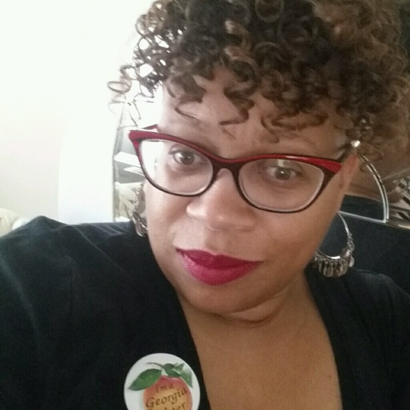 Meet your Posher, Josette - Picture 1 of 1